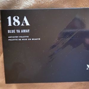 Morphe 18A Blue Ya Away Artistry Eyeshadow Palette